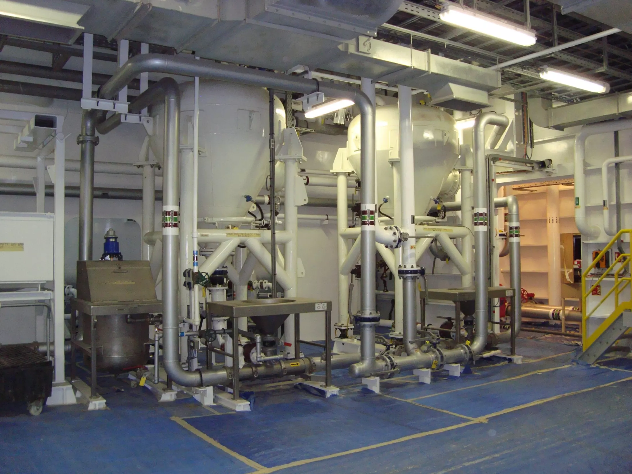 Mud mixing system
